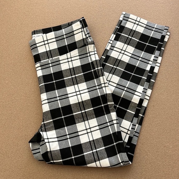 NEW PATRIZIA LUCA
High Waist Capri Pants - Size XS - Picture 2 of 9